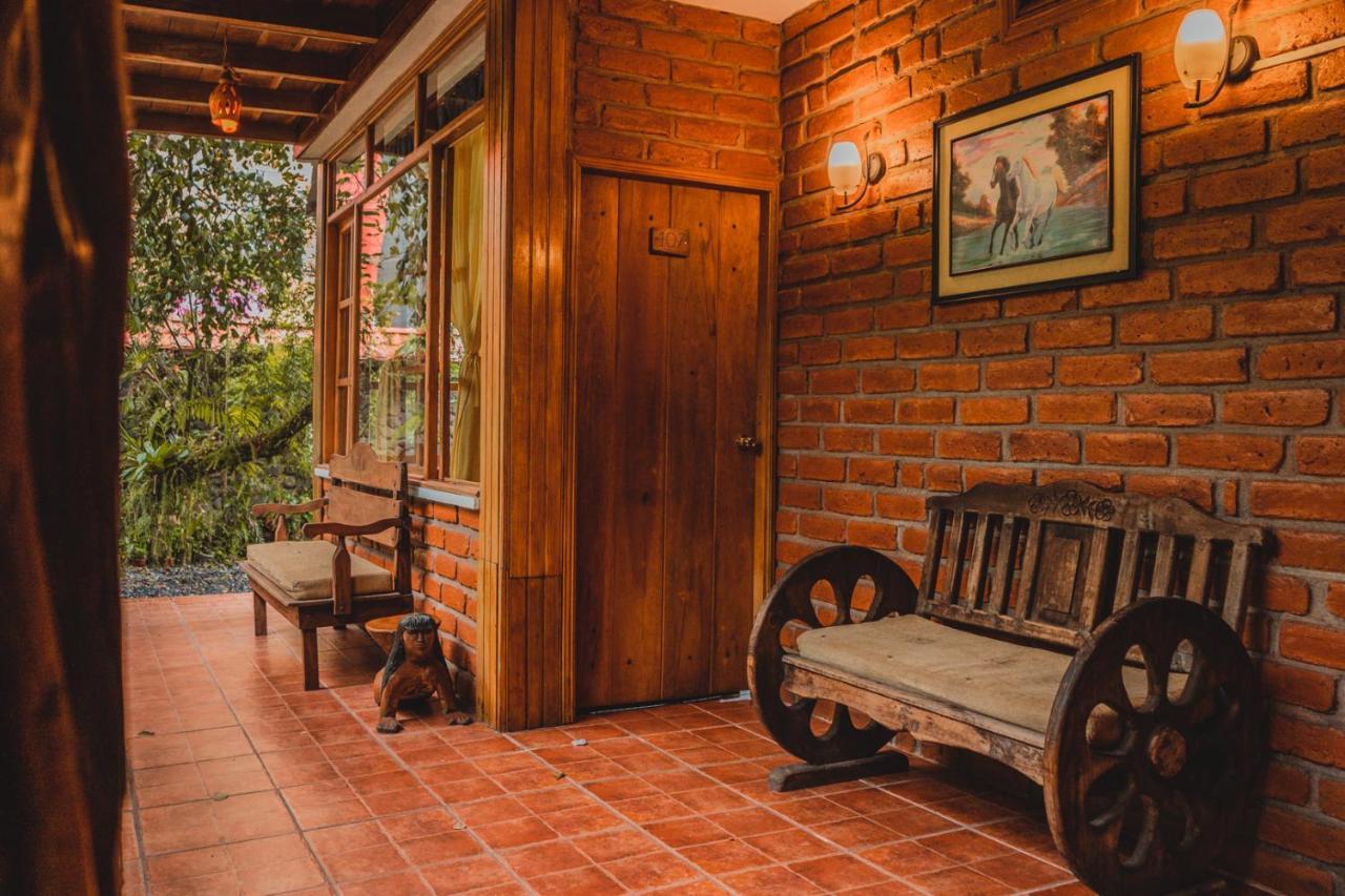 Hostal Las Palmas Puyo Exterior foto