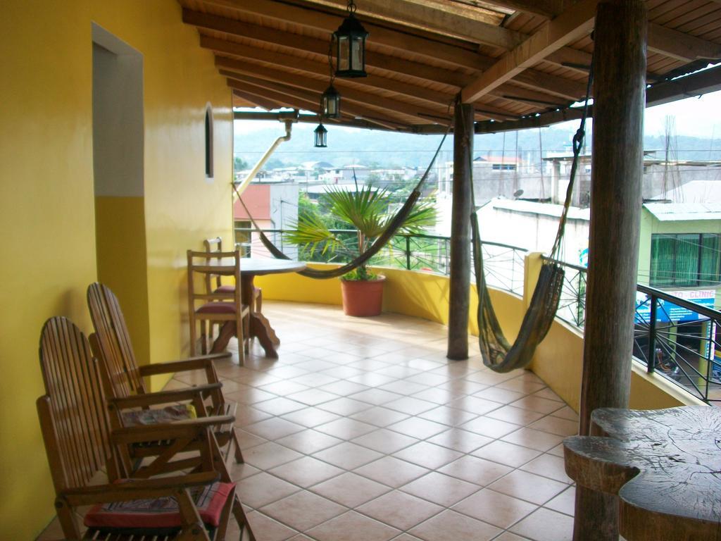 Hostal Las Palmas Puyo Exterior foto